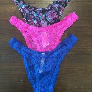 💙🩷🌸 Victoria's Secret Brazilian Lace Panties - Small